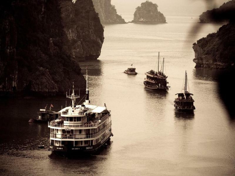 Отель Emeraude Classic Cruises Халонг Экстерьер фото